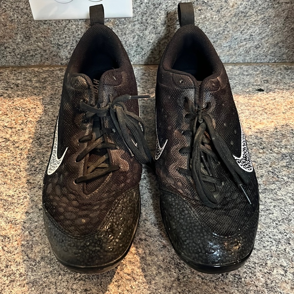 Nike women’s softball cleats